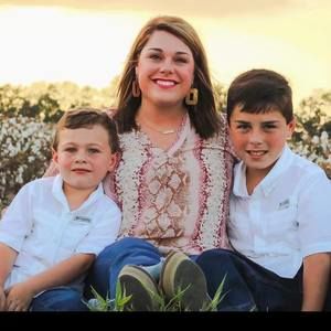 Meet your Posher, Lee